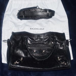 BLACK BALENCIAGA CITY BAG